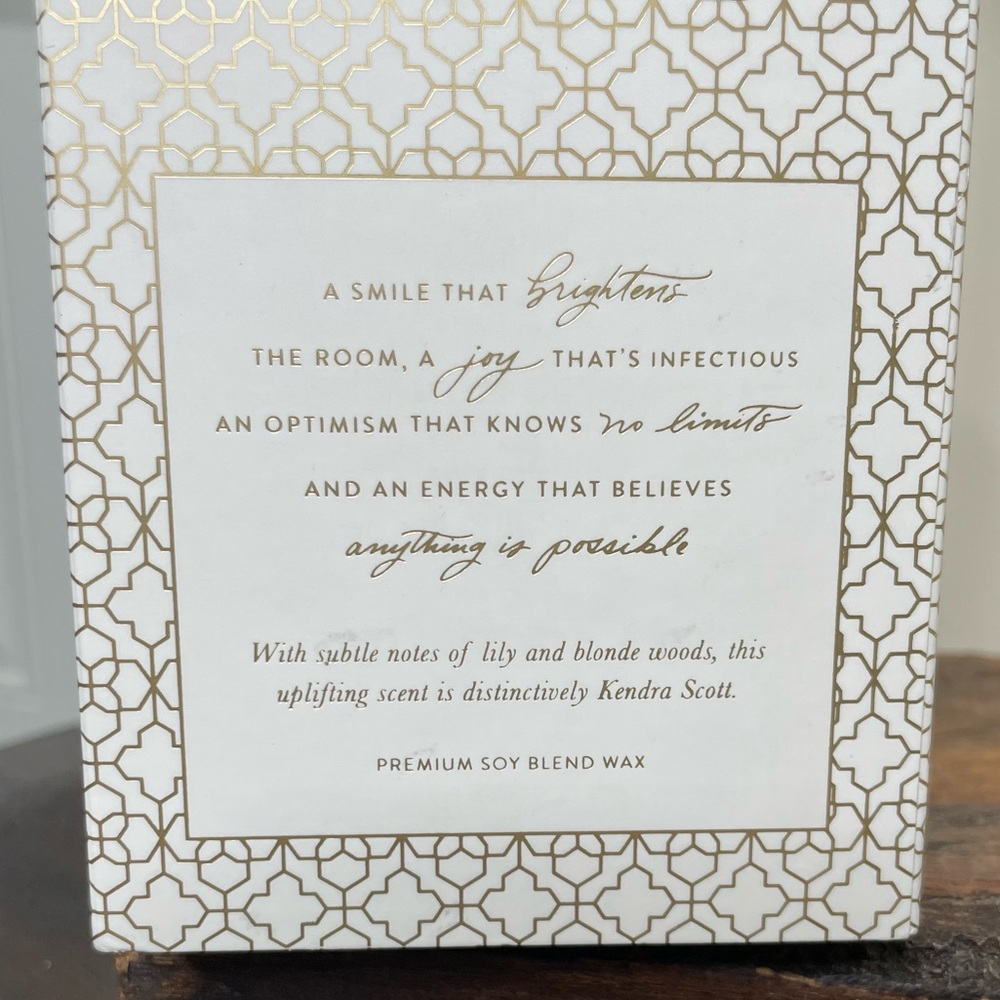 NWT Kendra Scott Elisa Necklace & Signature Candle Gift Set – Gold Gift Box - Picture 3 of 4